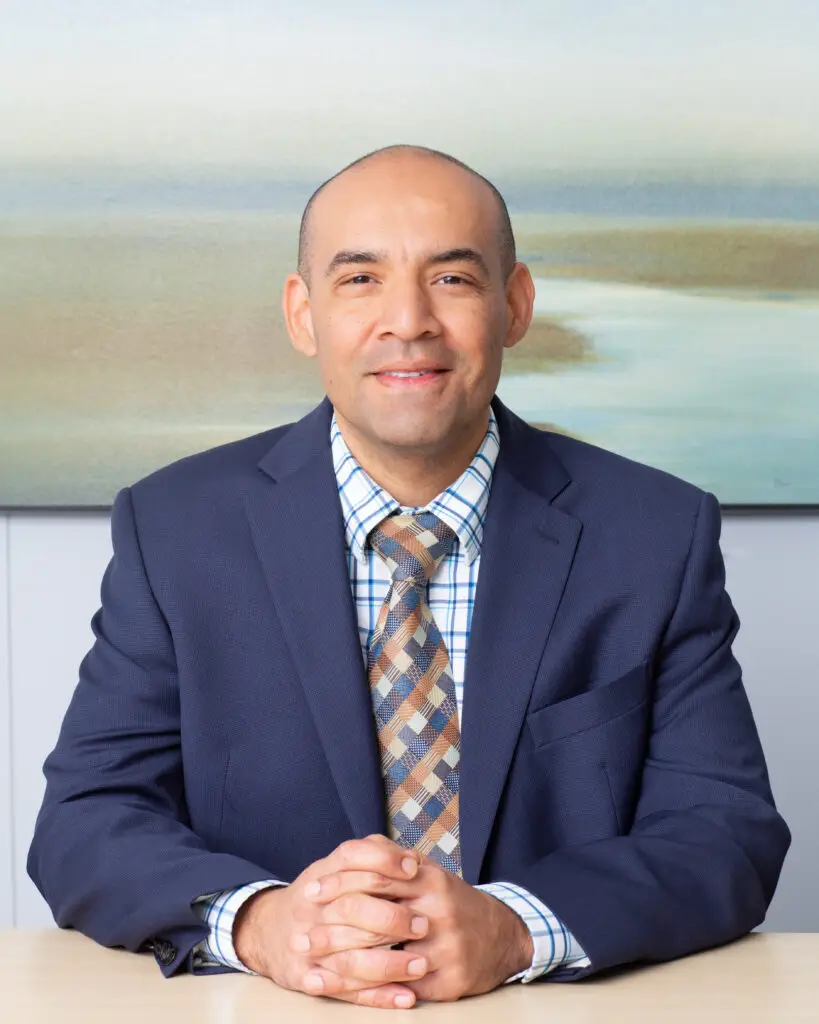 Carlos A. Osegueda, Jr. is a Partner at A.G. Linett and Associates. Mr. Osegueda is licensed both in North Carolina and California. At A.G. Linett & Associates, Mr. Osegueda’s practice includes immigration, family law, personal injury and traffic matters.